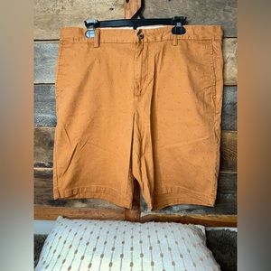 Men’s OLD NAVY Ultimate Slim Built-In Flex Chino Shorts tall  Rust Paw Print
